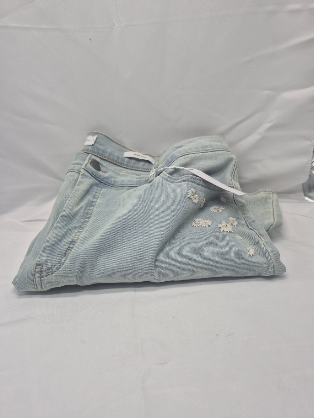 Jessica Simpson Light Blue High-Rise Jeans with White Daisy Embroidery - Picture 2 of 5